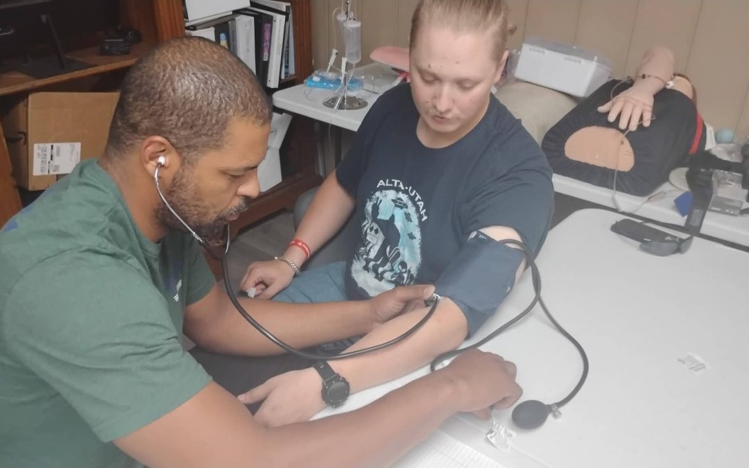 Diver Medic Technician (DMT) Training at FCDI: Preparing Divers for Real-World Emergencies