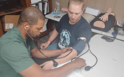 Diver Medic Technician (DMT) Training at FCDI: Preparing Divers for Real-World Emergencies